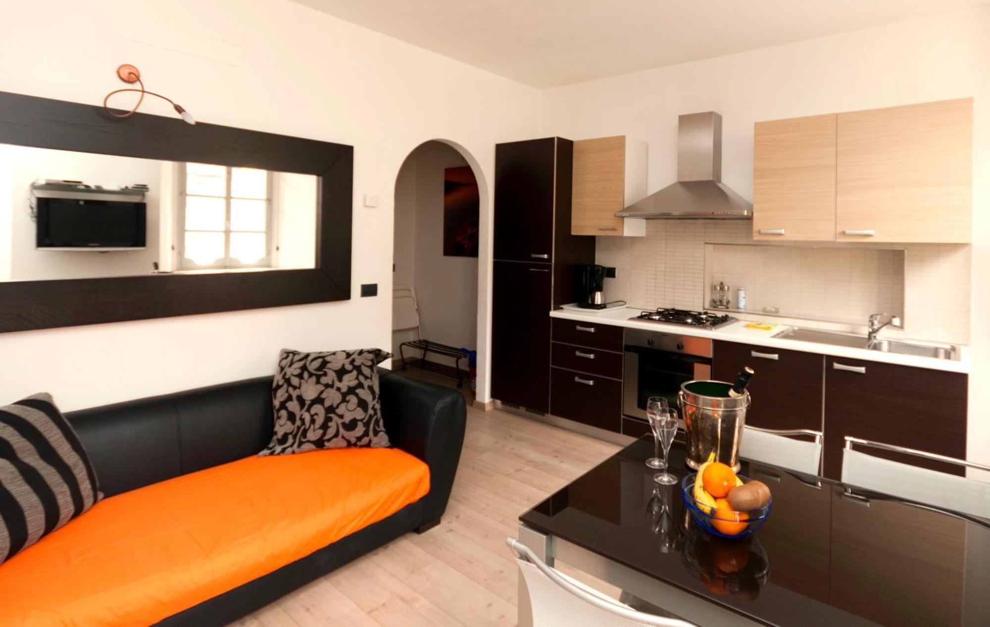 Villa Vinicia, Pool, Jacuzzi, Airco Domaso Luaran gambar
